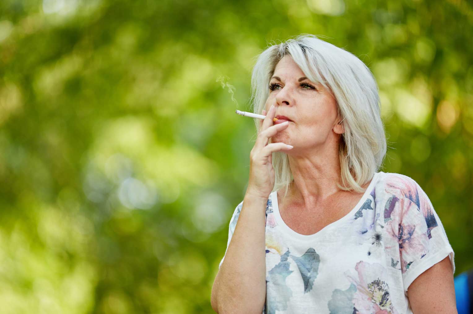 Femme fumeuse