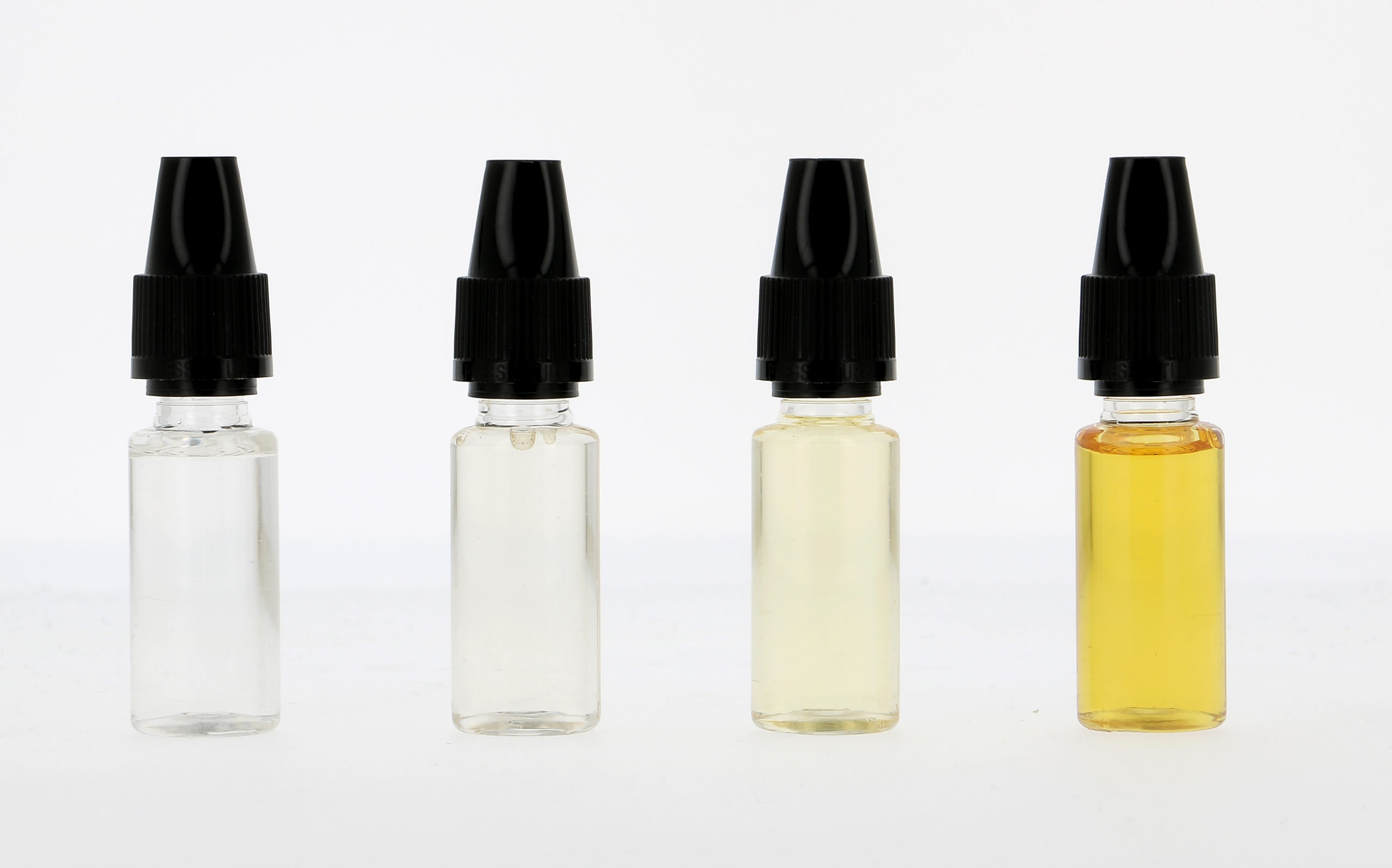 Votre e-liquide prend une couleur plus foncée ? Est-ce normal ?